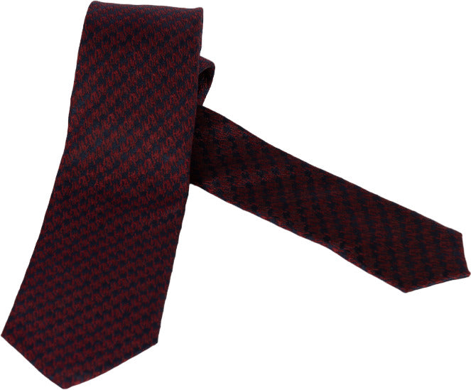 Cravatta uomo Bergamotto in fantasia amaranto, tessuto elegante, con motivi sottili, perfetta per occasioni formali e casual.