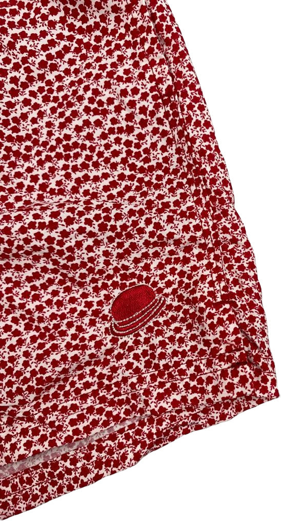 Boxer mare uomo Dandy Style con fantasia fiorellini bianco e rosso, ideale per sport acquatici e tempo libero.