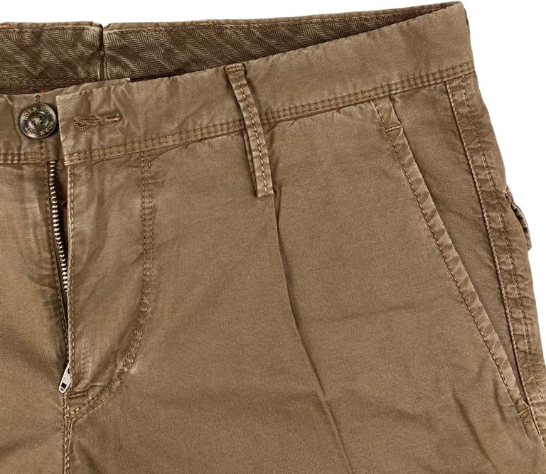 Pantaloni uomo PT Torino PT01 Elegance in colore marrone, dettaglio tessuto e vestibilità elegante, moda uomo.