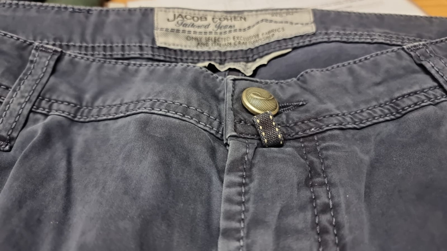 Pantalone Jacob Cohen 622 cotone blu scuro - dettaglio tessuto - Made in Italy