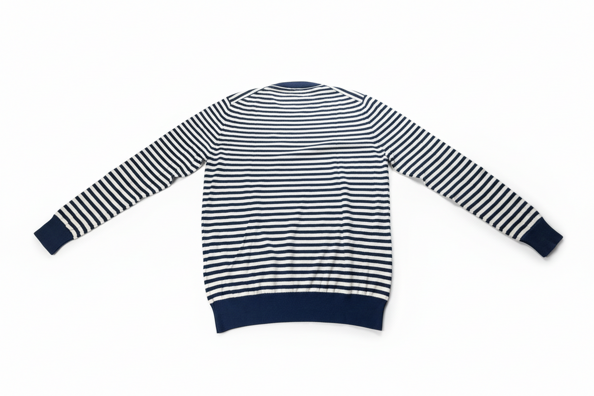Maglia uomo Altea girocollo in tessuto morbido, stile semplice e versatile, ideale per l’abbigliamento casual maschile.