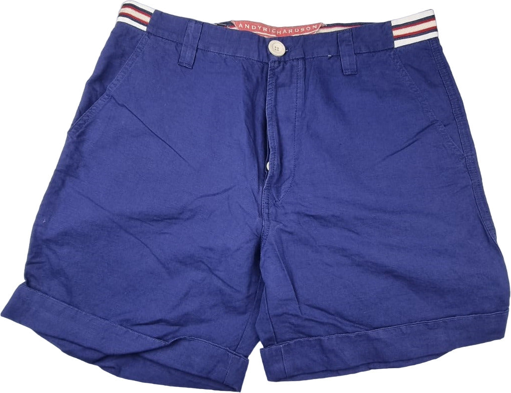 Bermuda uomo Andy Richardson in tessuto lavato blu scuro, pantaloncini da tennis con taglio classico e stile casual.
