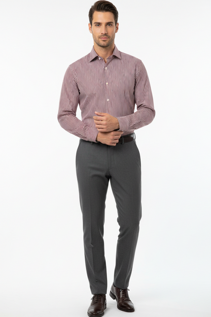 Camicia casual uomo Bagutta con righe bianche e rosse, tessuto morbido, collo classico, stile elegante e confortevole.