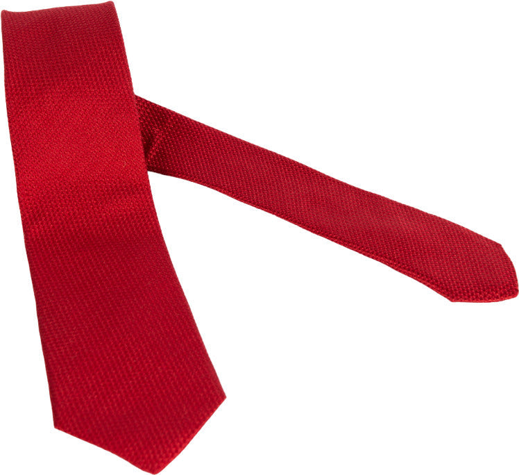 Cravatta rossa Bergamotto, tinta unita, in seta, indossata con stile elegante, ideale come accessorio moda uomo.