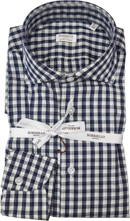 Camicia uomo Borriello casual con collo francese e stampa a quadri blu, tessuto morbido e stile classico.