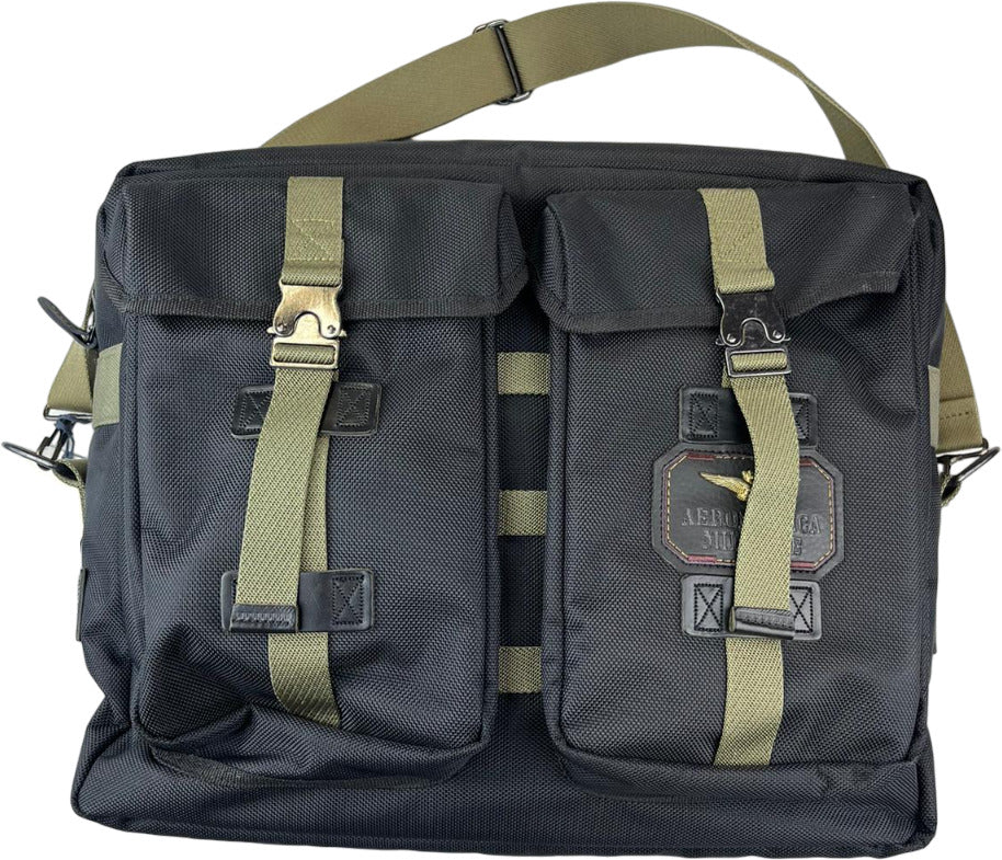 Borsa a Tracolla Aeronautica Militare Stile Militare Italiano
Scopri la borsa a tracolla uomo Aeronautica Militare in elegante nero con dettagli verde militare. Perfetta per chi cerca funzionalità e stile distintivo italiano.