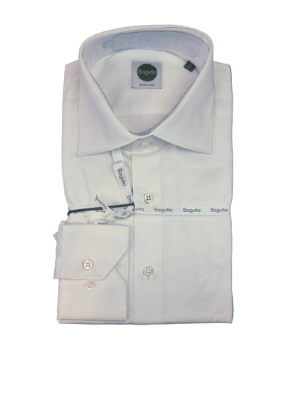 La camicia uomo Bagutta BC345D bianca rinnova un classico del guardaroba con la trama micro piquet millerighe. Il tessuto in 100% cotone. 