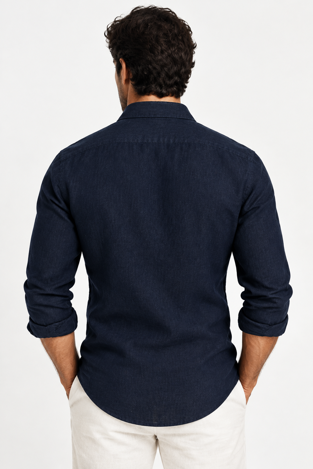 Camicia uomo Bagutta collo francese cannoncino all'americana denim indaco jeans indossata da modello retro