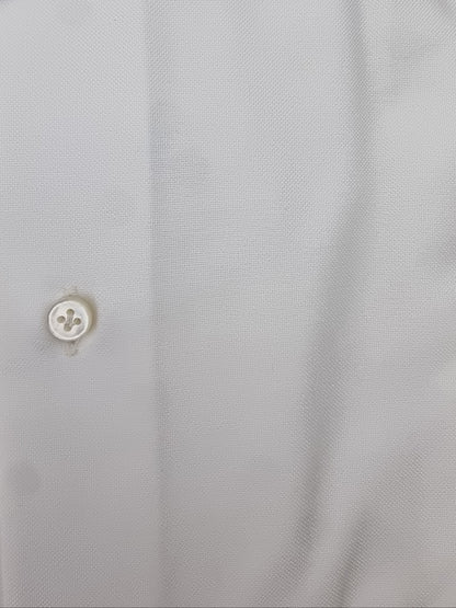 Camicia uomo Barba collo francese e polsini con bottoni bianca. Vista particolare tessuto 