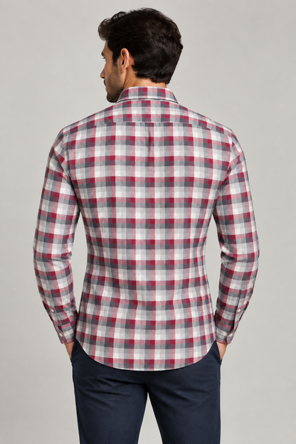 Camicia uomo Del Siena fantasia quadri nei colori rosso grigio bianco indossatarosso1
