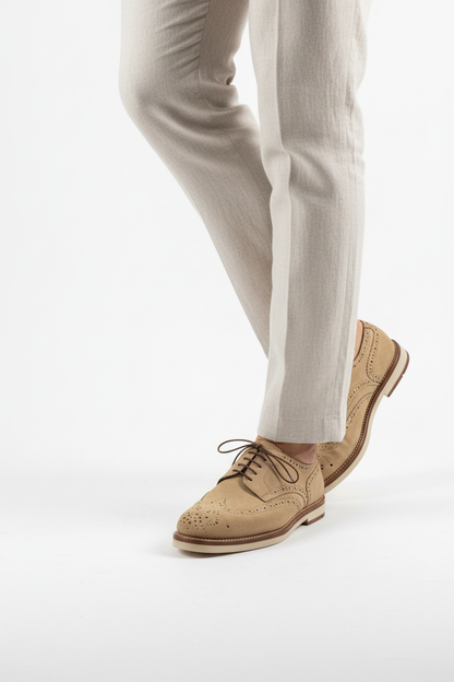 Derby brogue beige indossate