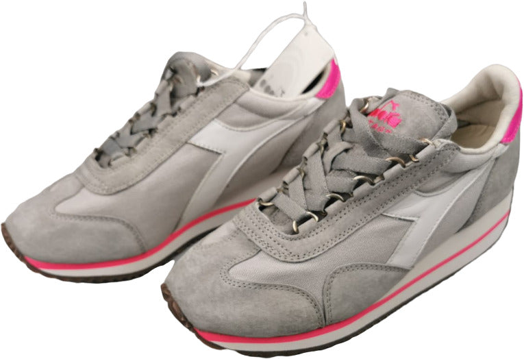 Scarpa donna Diadora Heritage Sneaker Equipe W SW HH in grigio, sneaker casual moda donna con design sportivo.