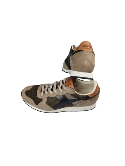 Scarpa uomo Diadora Heritage Sneaker Trident ITA in pelle marrone, scarpa stringata bassa, modello moda uomo.