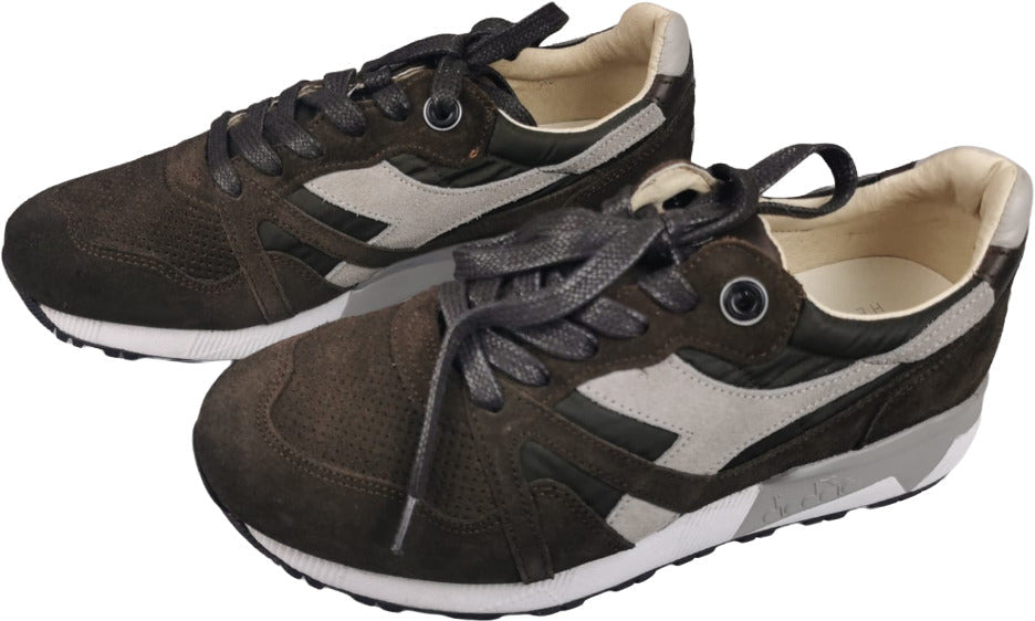 Sneaker casual Diadora Heritage da uomo in pelle marrone Turkish Coffee con suola bianca, stile sportivo e moda uomo.