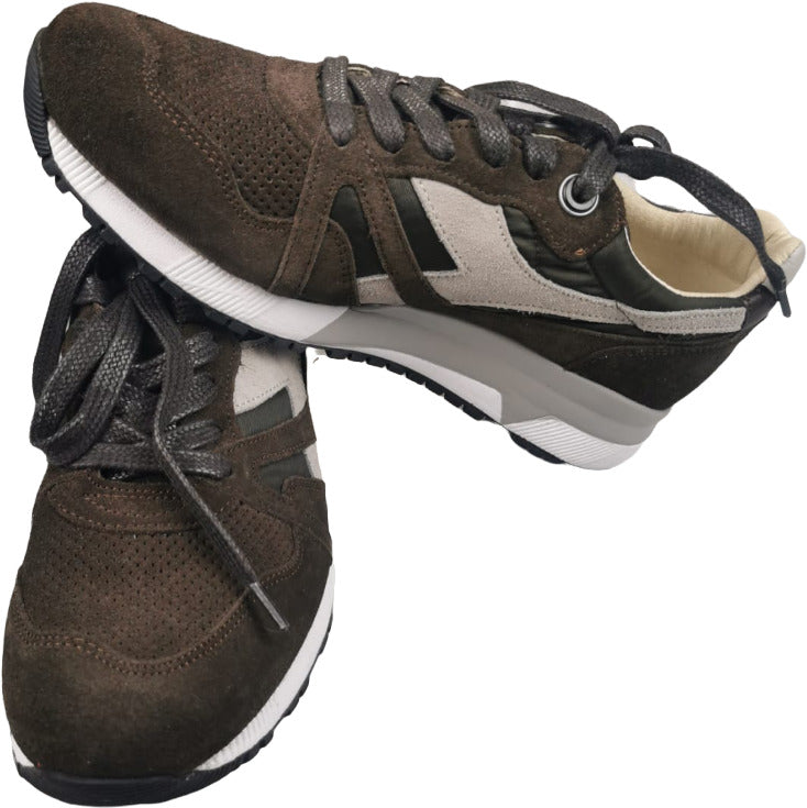 Scarpa sneaker casual da uomo Diadora Heritage marrone Turkish Coffee, dettagli in pelle e design sportivo.
