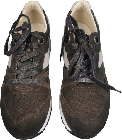 Sneaker casual uomo Diadora Heritage marrone Turkish Coffee con suola bianca e dettagli in tessuto, stile sportivo e moderno.