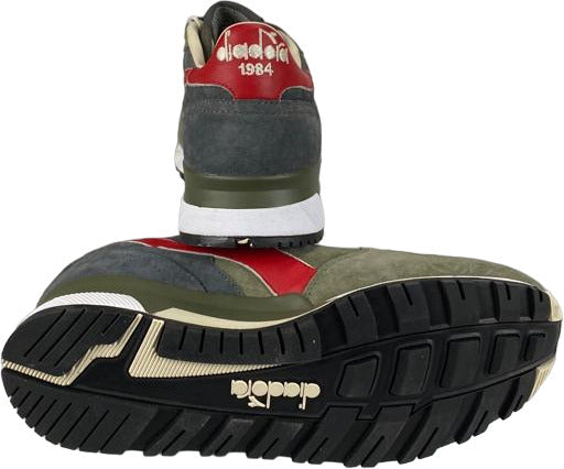 Sneaker casual uomo Diadora Heritage Trident 90 S NYL in verde militare, con design sportivo e stile classico.