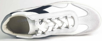 Scarpa sneaker uomo Diadora Heritage B.ORIGINAL H Leather in bianco, con dettagli vintage e stile casual.