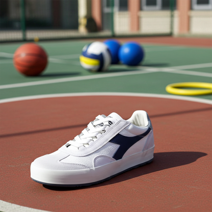 Sneaker casual uomo Diadora Heritage B.Original H Leather in bianco con dettagli usurati, scarpa sportiva stile vintage.