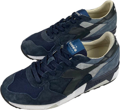 Sneaker casual Diadora Heritage Trident 90 S Blu Nights, modello sportivo italiano per uomo, in tessuto blu e dettagli eleganti.