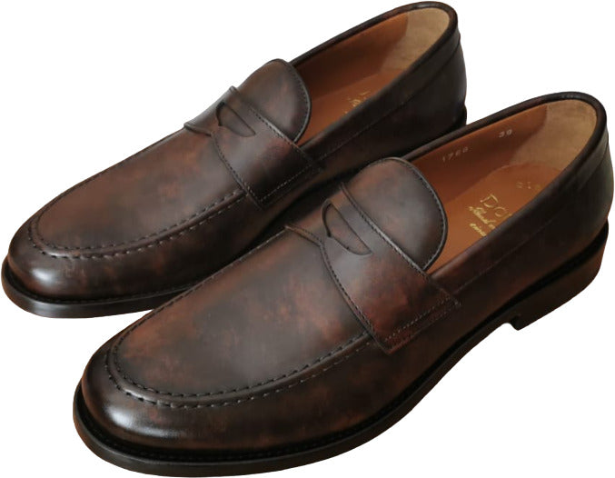 Mocassini uomo Doucal's in pelle testa di moro, scarpa loafer italiana, eleganti e classici, con finitura in pelle liscia.