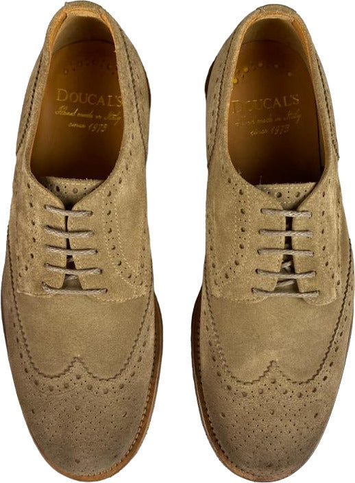 Scarpa uomo Doucal's stringata bassa in camoscio colore sabbia con fiore, stile moda uomo.