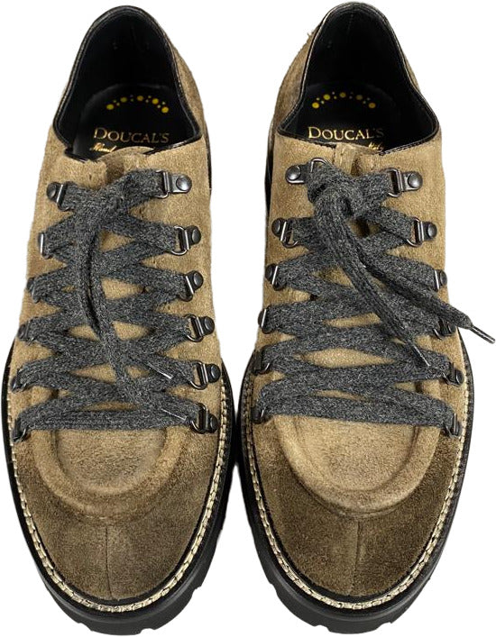 Scarpa uomo Doucal's Derby coulisse in pelle color sabbia, scarpa stringata bassa in stile moda uomo.