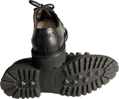 Scarpa uomo Doucal's Derby in pelle nera, scarpe stringate basse in stile moda uomo, modello in colore nero.