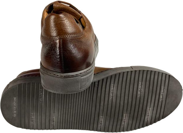 Sneaker uomo Doucal's in pelle marrone, stile casual, scarpa sportiva di moda per uomo.
