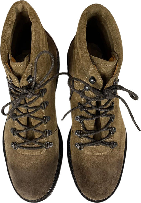 Scarpa uomo Doucal's scarponcino combat boot in scamosciato marrone con colletto imbottito, stile robusto e alla moda.