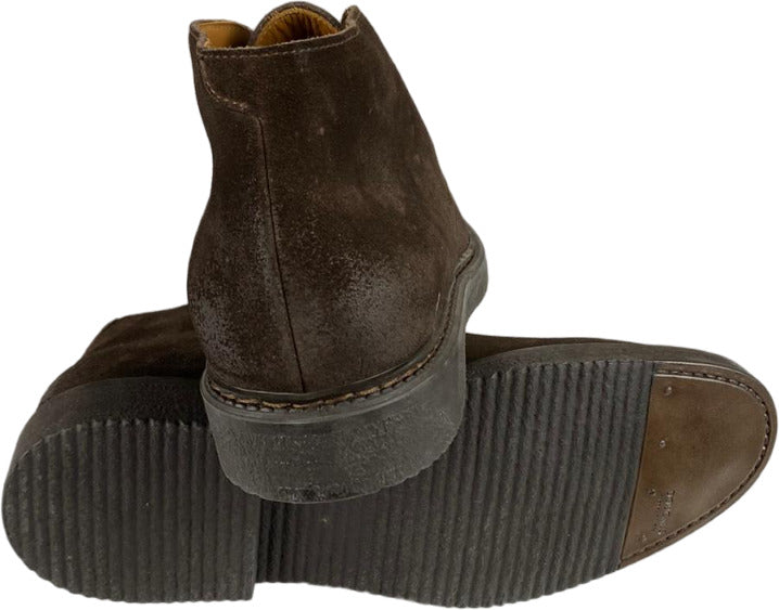Scarpa uomo Doucal's polacchini in pelle scamosciata marrone, stivali eleganti e robusti per look sofisticati e casual.