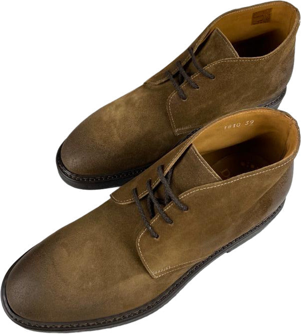 Scarpa uomo Doucal's polacchini in pelle scamosciata marrone, stile stivale moda uomo.