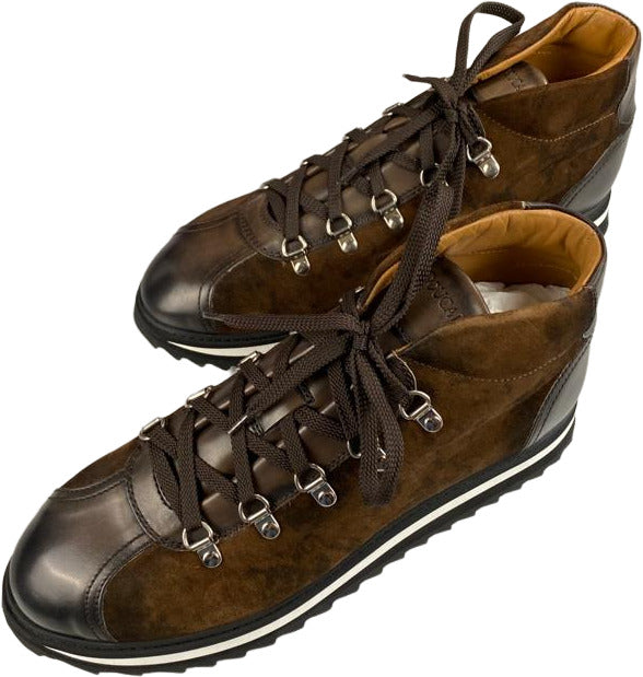 Stivaletto da uomo Doucal's in pelle marrone, scarpa stile stivali, dettagli eleganti e suola robusta.