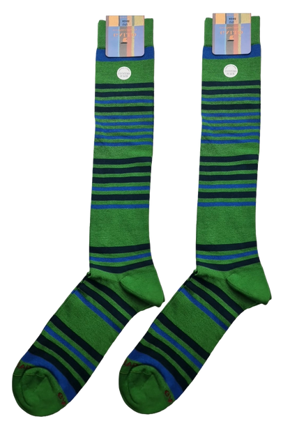 Calze lunghe uomo Gallo con righe multicolore verde, tessuto morbido, ideali per uno stile casual e confortevole.