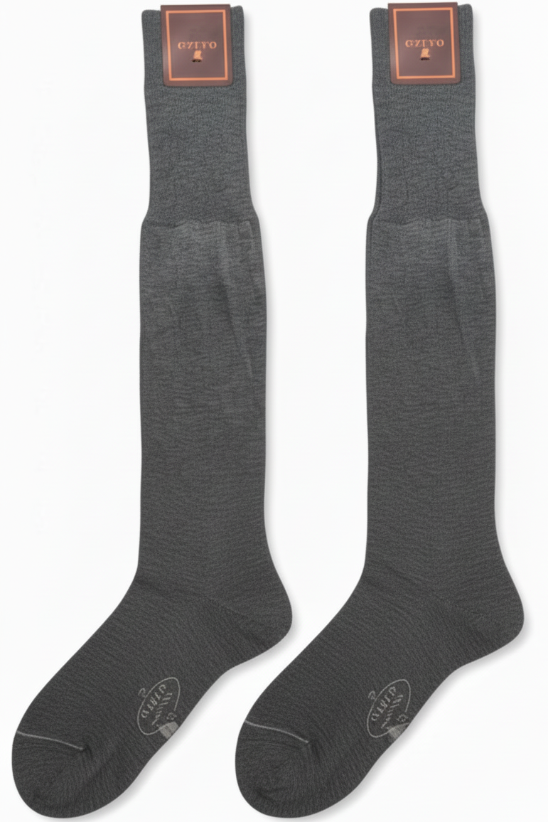 Calze lunghe uomo Gallo in grigio lamiera, eleganti e di moda, visibili in dettaglio con tessuto confortevole.