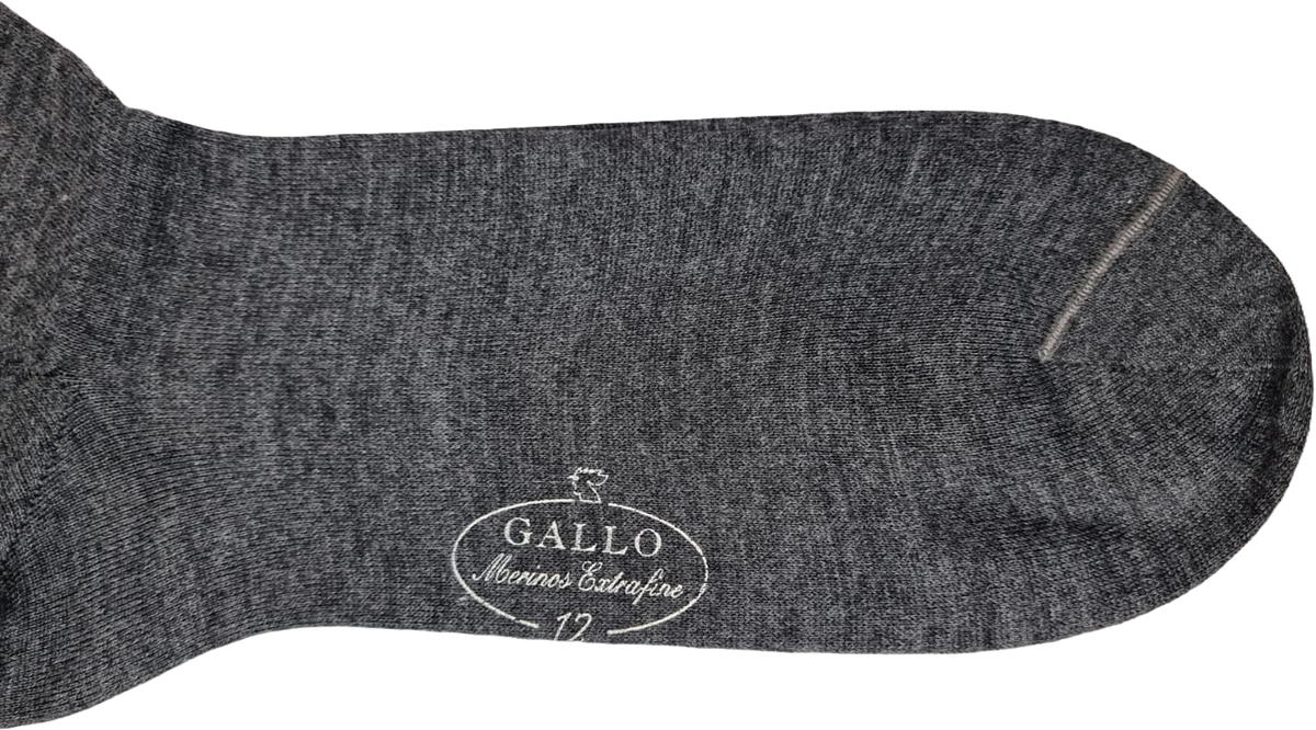 Calze lunghe grigie Gallo da uomo, tinta unita, in cotone, con motivo semplice e comodo per abbigliamento casual.