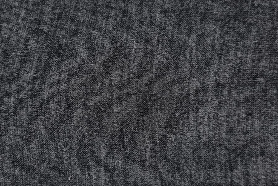 Calze lunghe uomo Gallo in tessuto grigio tinta unita, ideali per stile casual e comfort quotidiano.