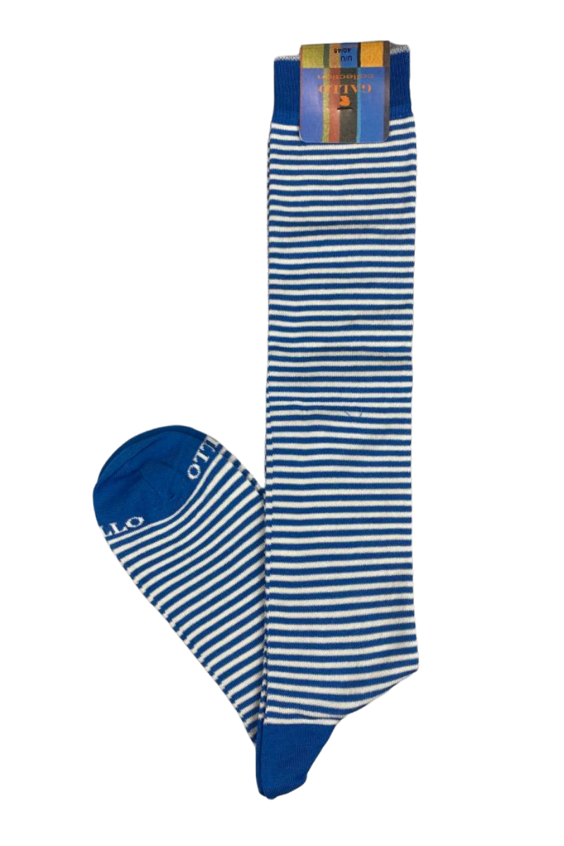 Calze lunghe uomo Gallo con righe bicolore azzurro e bianco, moda uomo, calze di alta qualità e stile.