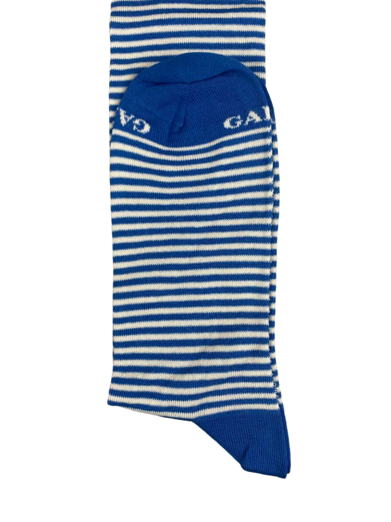 Calze lunghe uomo Gallo con righe bicolore azzurro e bianco, tessuto morbido e comodo, perfette per lo stile casual.