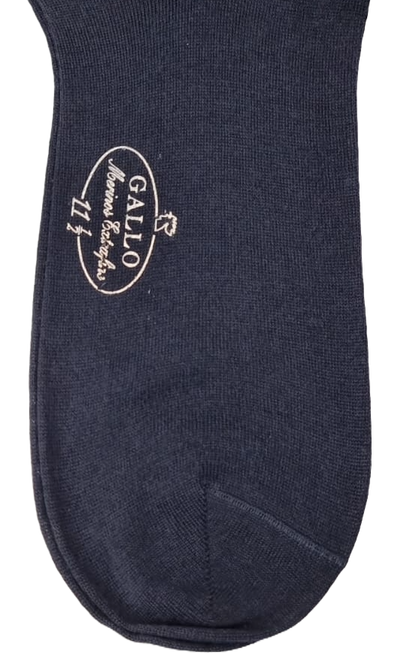 Calze lunghe blu Gallo per uomo, tinta unita, dettagli visibili, ideali per abbigliamento casual e formale.