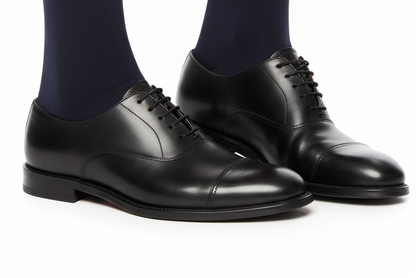 Calze lunghe blu tinta unita Gallo per uomo, morbide e comode, ideali per l'abbigliamento casual e sportivo.
