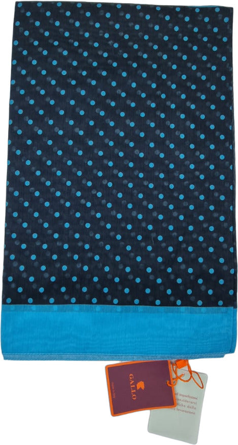 Sciarpa uomo Gallo fantasia pois Puffo blu in seta e cotone, accessorio di moda elegante e raffinato.