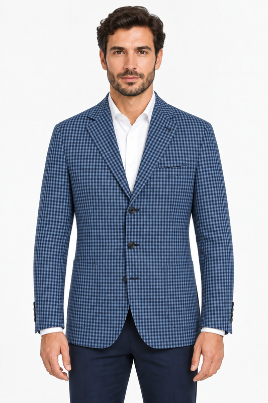 Giacca uomo The GIGI tre bottoni micro quadri blu indossato da modello fronte
