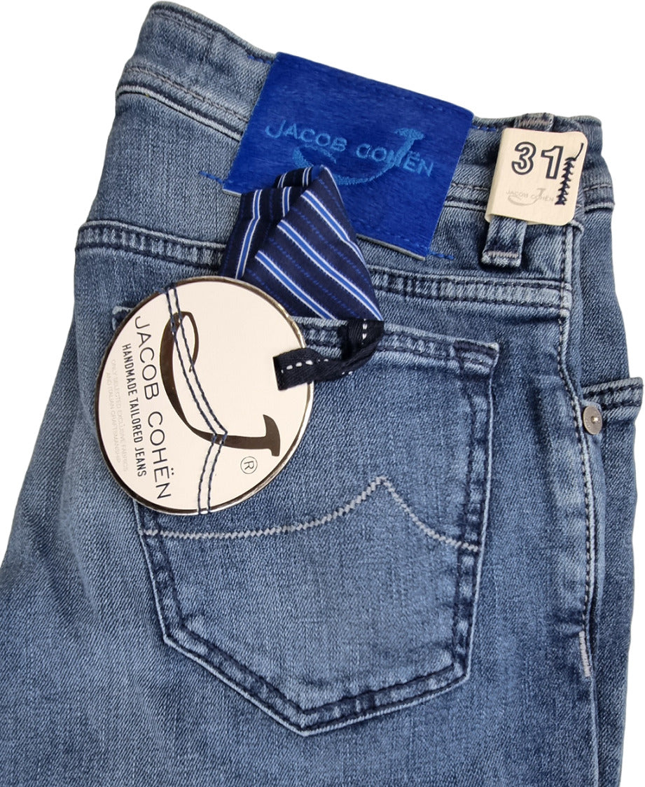 Jeans uomo Jacob Cohen PW688, 5 tasche, denim slavato e comodo, stile moda uomo di alta qualità.
