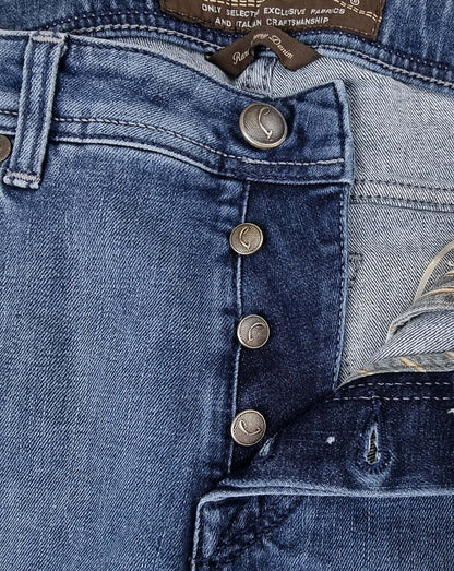 Jeans uomo Jacob Cohen PW688 con 5 tasche, denim slavato, stile comfort, abbigliamento moda uomo, in dettaglio.