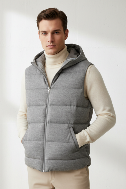 Smanicato uomo La Fileria in lana con cappuccio colore grigio, abbigliamento moda uomo, gilet caldo e comodo.