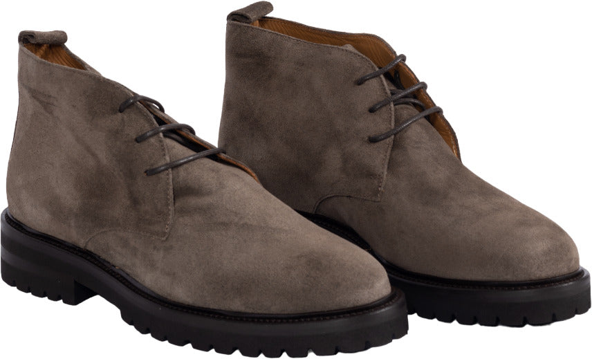 Scarpe uomo Manifatture Etrusche polacchini stringati basse colore Karibu, suola in gomma e tomaia in pelle grigia.