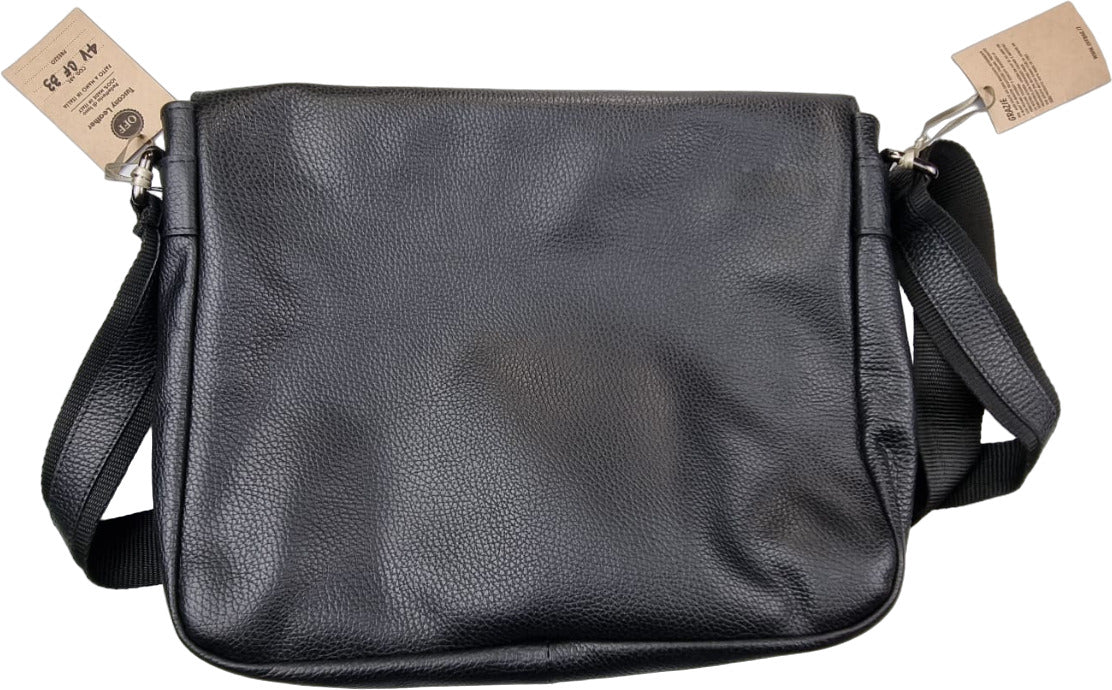 Borsa uomo OFFBAG in pelle nera con tracolla, stile moda uomo, borsa a spalla elegante e funzionale