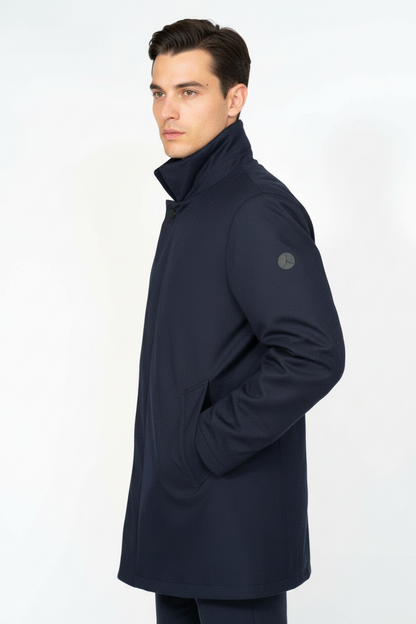 Giaccone uomo People of Shibuya in colore blu scuro, cappotto invernale con zip e collo alta, stile casual e moderno.