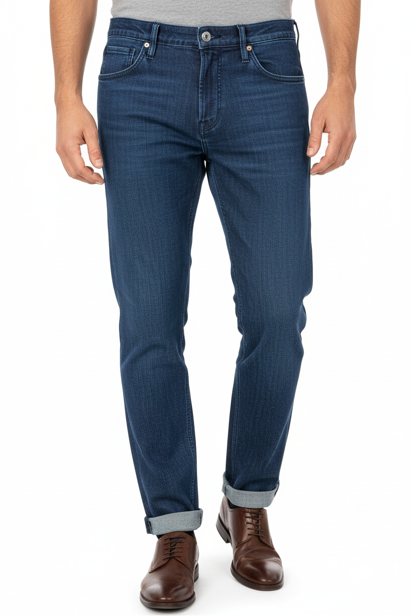 Jeans uomo PT 05 in denim scuro Reggae con vestibilità tapered, mostrati su un modello. Abbigliamento uomo casual.